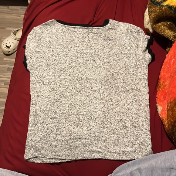 Popular 21 Medium Grey Shirt With Black Edges - Picture 2 of 2